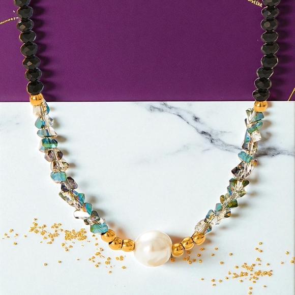 🆕️ Boho Chic Crystal & Freshwater Pearl Necklace With Gold Plated Bead Accent - Picture 1 of 14